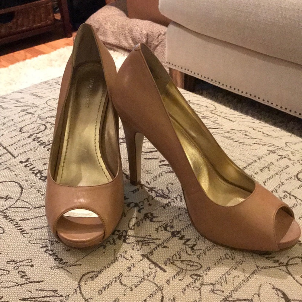Nine West Nude Peep Toe Heels Size 8.5